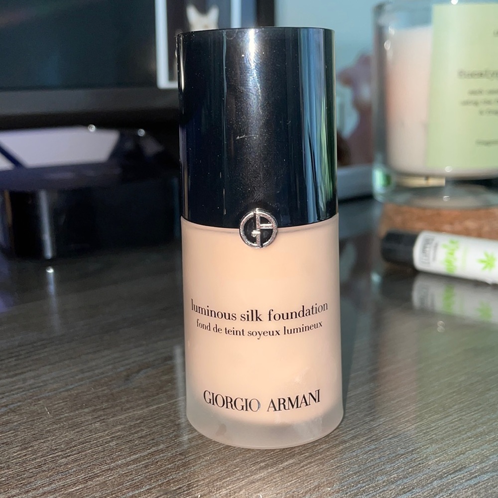 Giorgio Armani Luminous Silk Foundation